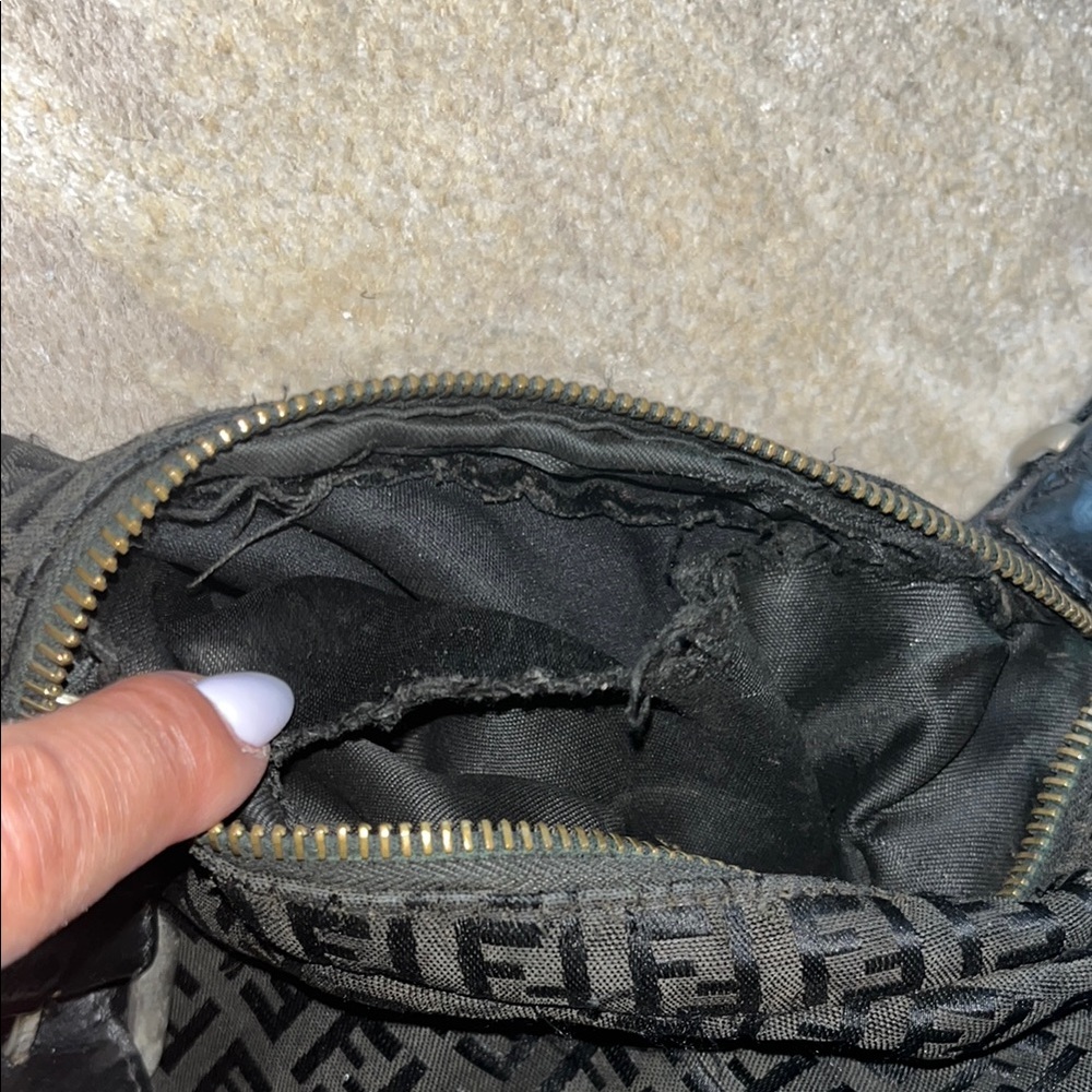 Fendi Black Oyster Bag - Picture 10 of 11